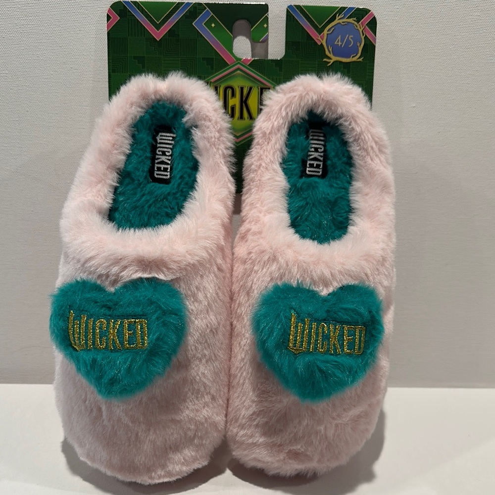 NWT Wicked Slip-on House Slip-on Pink and Green House Slippers. Size 4/5